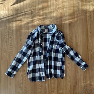 Levi’s Plaid Button-Up Flannel